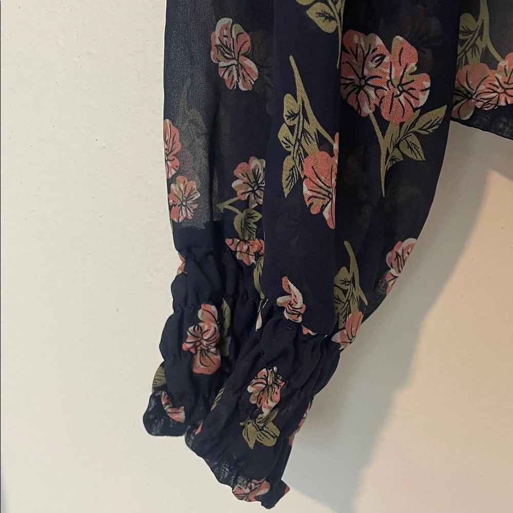 Passport Navy Floral Sheer Blouse Medium - Picture 8 of 8